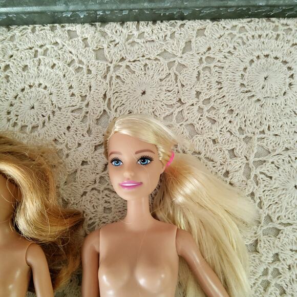 Mattel Barbie Doll Set of 3 Lot Barbie Skipper Stacie Pink Hair No Clothes - Picture 8 of 9